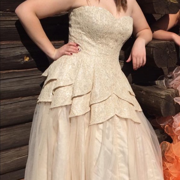 Prom/Wedding Dress - Picture 1 of 1